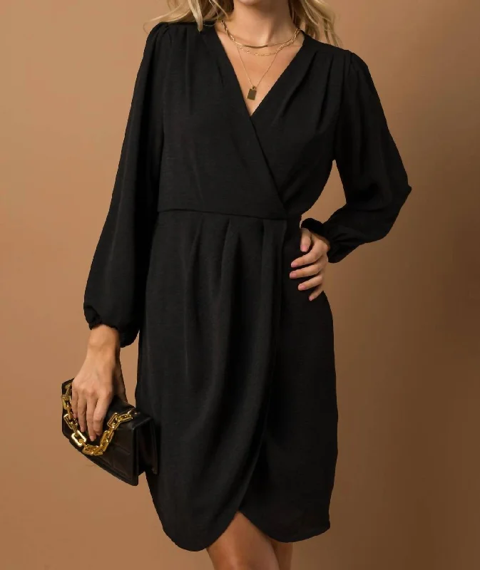 Women's Seasonal Apparel Surplice Wrap Pleated Dress In Black