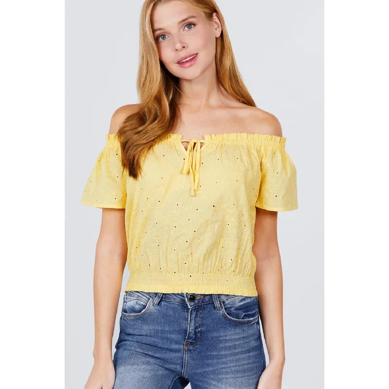 Women's Stylish Casual Garments Short Sleeve Off The Shoulder Front Tie Detail Smocked Hem Eyelet Lace Woven Top