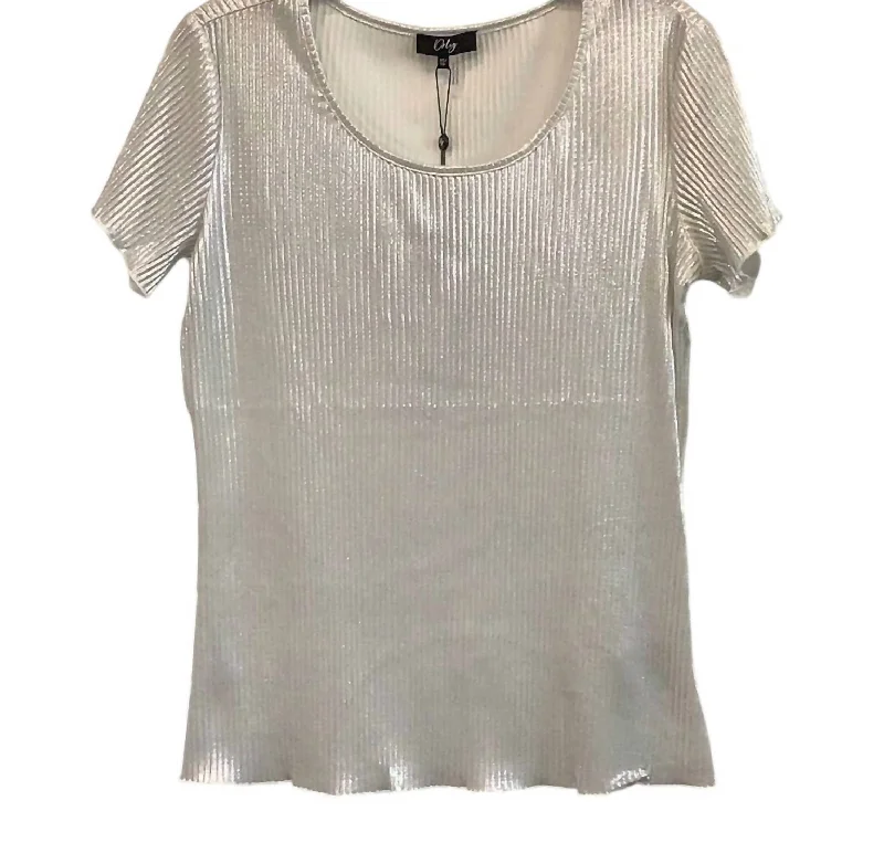 Trendy Women's Apparel Women's Scoop Neck Short Sleeve Top In Silver Shimmer