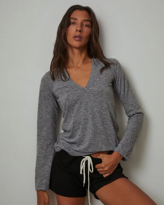 Athleisure Wear Textured Tri-Blend Fitted Long Sleeve V Neck Tee