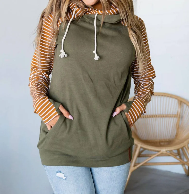 Women's Activewear Outfit Doublehood Sweatshirt In Olive Green