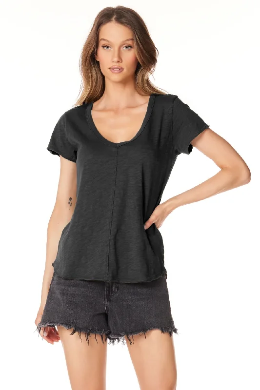 Women's Layered Outfit Center Seam Short Sleeve Tee - Black