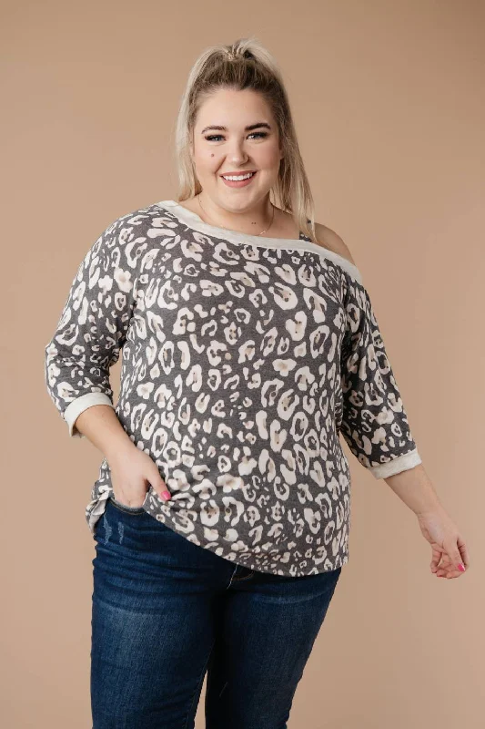 Stylish Savings Grin & Bare It Animal Print Top In Grey/leopard Print