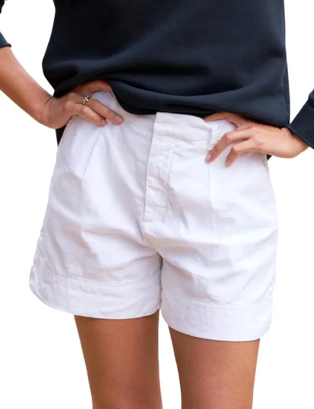 Preppy Style Women's Walking Short In White Linen