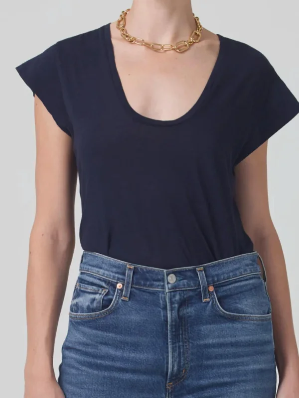 Women's Formal Event Attire Inessa Short Sleeve Tee In Navy