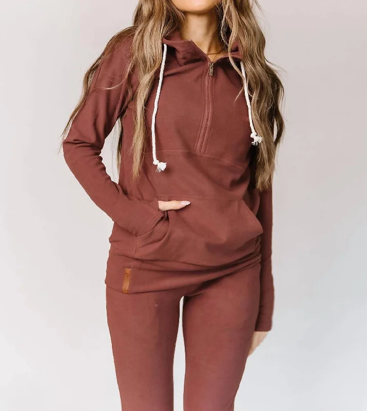 Women's Layered Outfit Performance Fleece Halfzip Sweatshirt In Mahogany